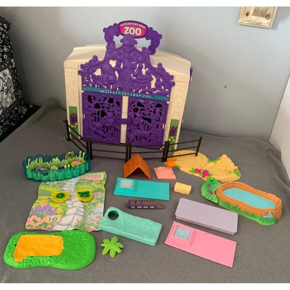 Vintage Littlest Pet Shop Zoo Playset with Accessories By Kenner 1992 - Picture 1 of 15
